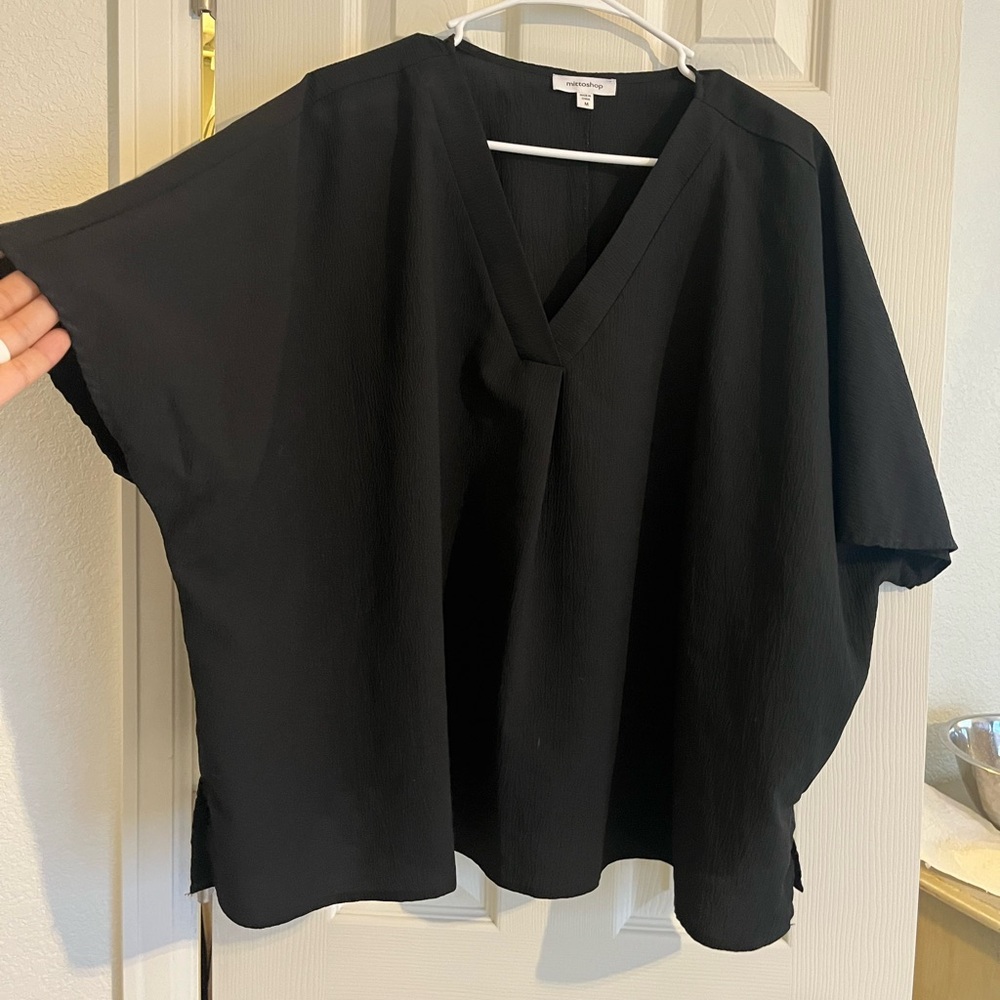 Elegant Black V-Neck Women's Top